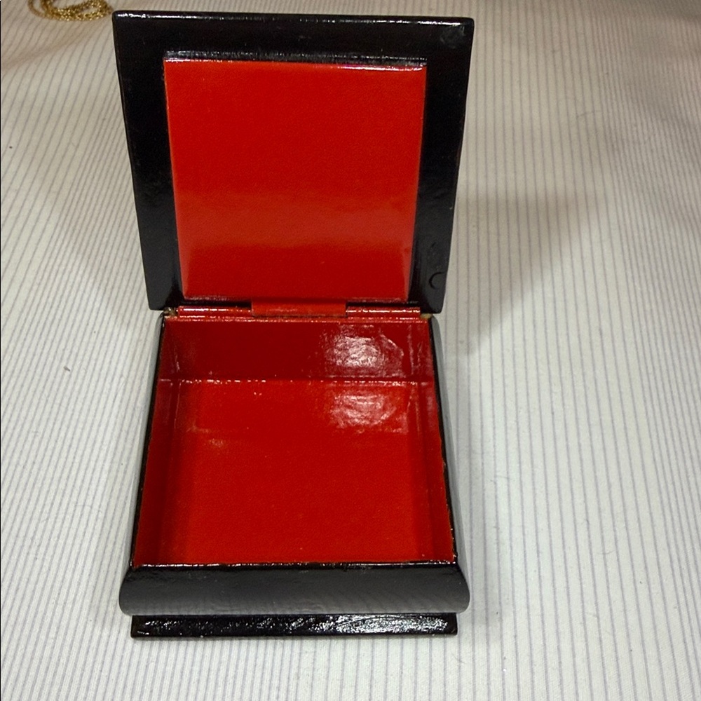 KHOLlUI Russian lacquer trinket box “Swan Maiden” 🐈‍⬛ - Picture 3 of 7